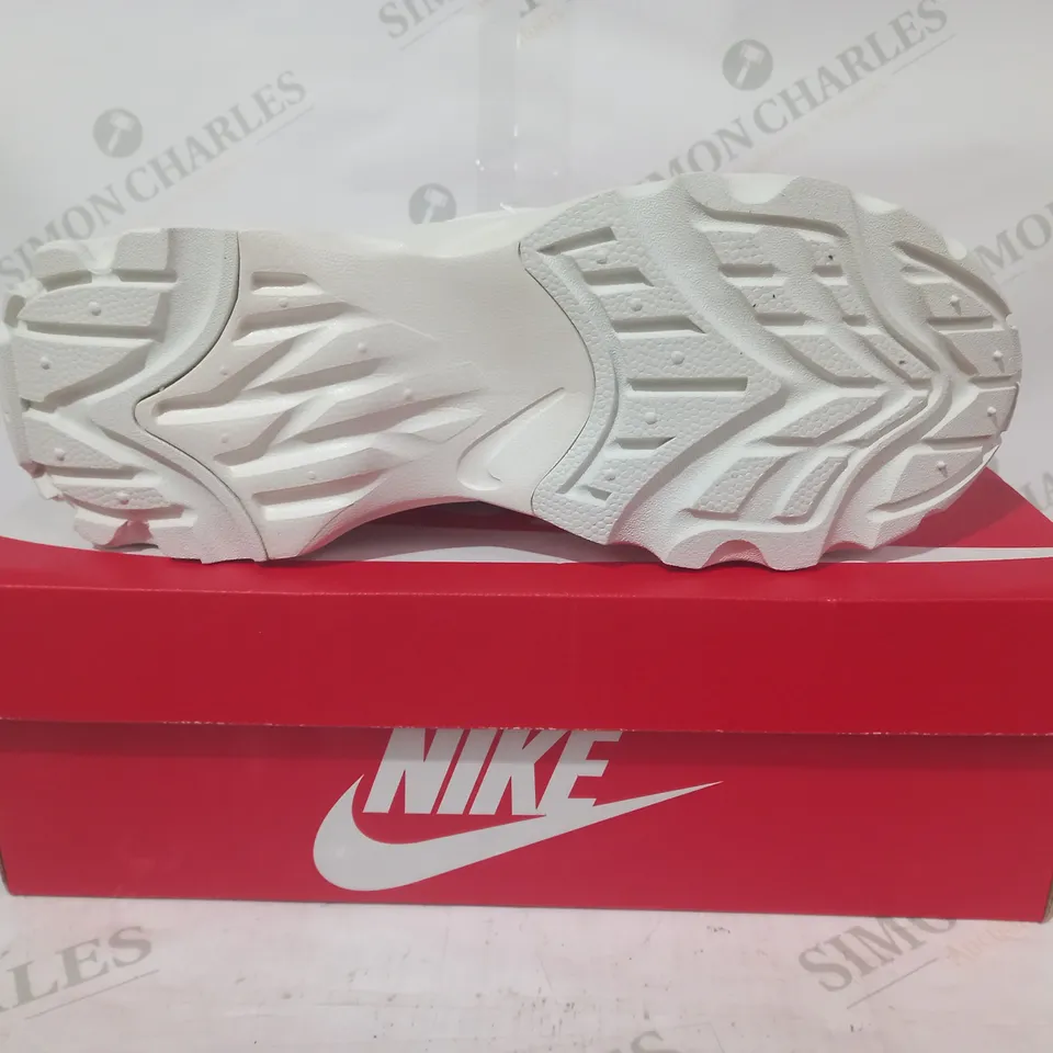 BOXED PAIR OF NIKE TRAINERS IN CREAM UK SIZE 9.5