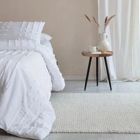 BOXED DERIK SIDE TABLE