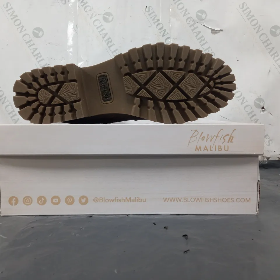 BOXED PAIR OF BLOWFISH MALIBU ANKLE BOOTS IN ALMOND SIZE 6