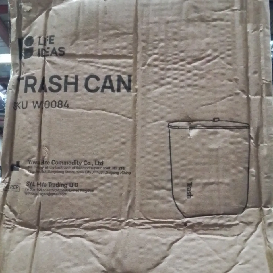 BOXED TRASH CAN 