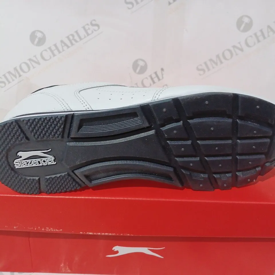 BOXED SLAZENGER CLASSIC WHITE TRAINERS - UK 8