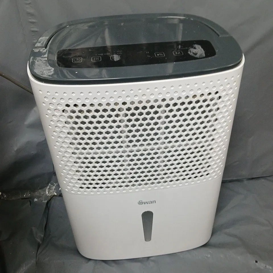 SWAN 10L DEHUMIDIFIER IN WHITE