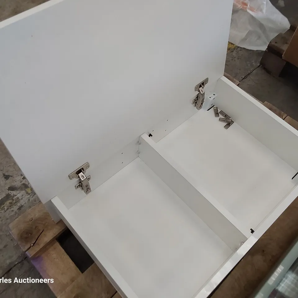 MIRROR DOOR CABINET