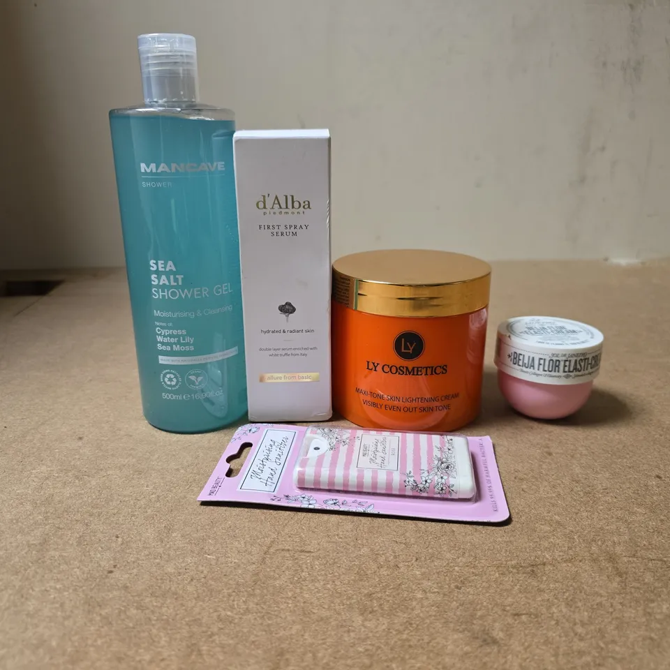 TOTE OF APPROXIMATELY 20 ASSORTED COSMETIC ITEMS TO INCLUDE MANCAVE, D'ALBA SPRAY SERUM, LY COSMETICS, SOL DE JANEIRO, HAND SANITIZER ETC