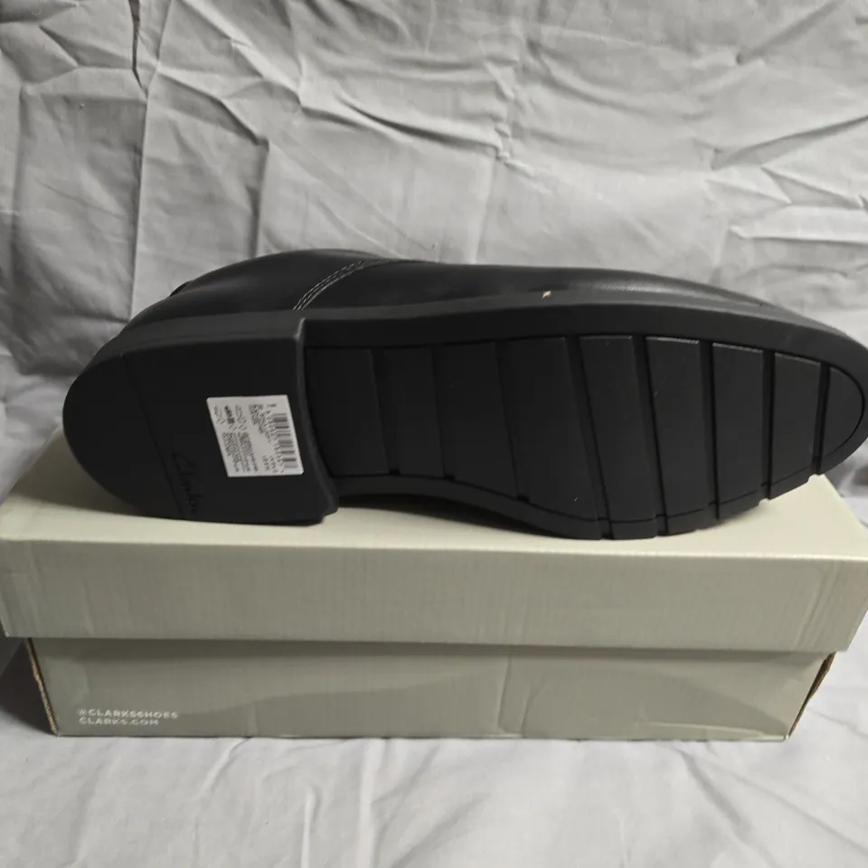 BOXED PAIR OF CLARKS KIDS SCALA LOPP LEATHER SHOES - UK SIZE 8.5