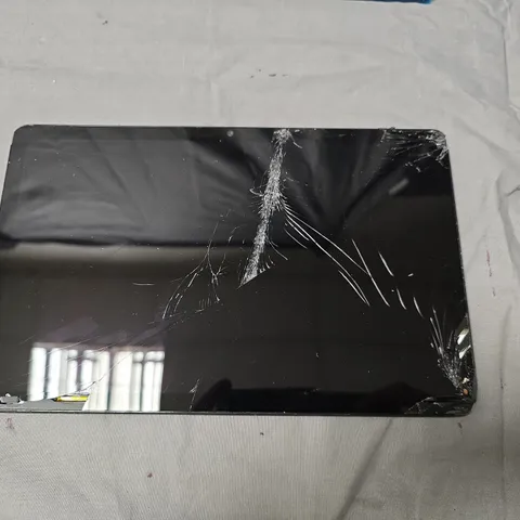 REALME TABLET MODEL RMP2103 – CRACKED SCREEN
