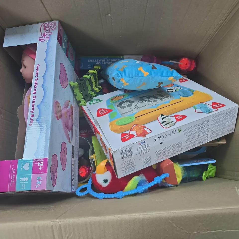 APPROXIMATELY 10 ASSORTED TOYS & GAMES PRODUCTS TO INCLUDE BUBBLE BLASTER, SWEET TALKING DREAMY BABY TOY, MY FIRST SCRIBBLER, ETC