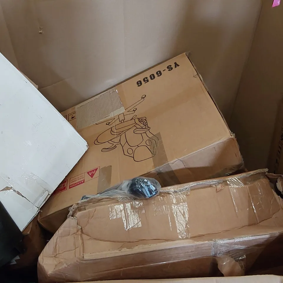 PALLET OF ASSORTED HOMEWARE AND CONSUMER PRODUCTS TO INCLUDE; STREAM PRESSURE WASHER, ROLLS OF ARTIFICIAL GRASS, BABY PLAYPEN, RETRACTABLE SAFETY GATE ECT.