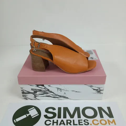 BOXED PAIR OF MODA IN PELLE LONNIA HIGH VAMP UPPER BLOCK SANDAL IN ORANGE LEATHER - SIZE 39