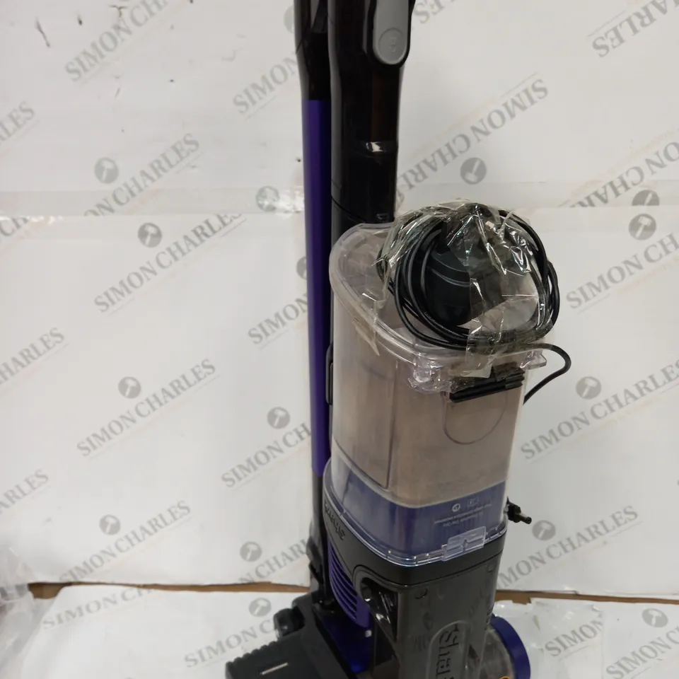 BOXED SHARK ANTI HAIR WRAP CORDLESS PET VACUUM CLEANER IZ202UKT