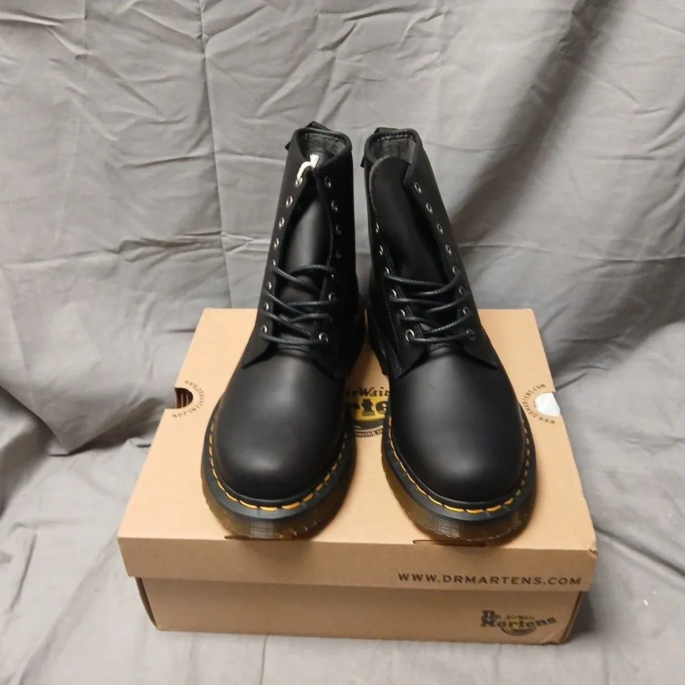 BOXED DR. MARTENS SNOWPLOW WP BOOTS – BLACK, UK 8 (EU 42)