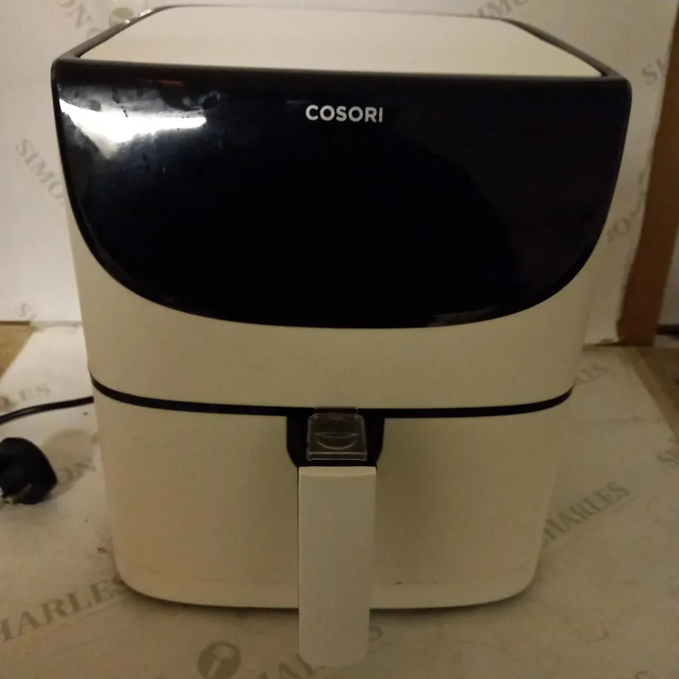 COSORI AIR FRYER 1700W MAX XXL 5.5L DIGITAL TOUCHSCREEN - WHITE