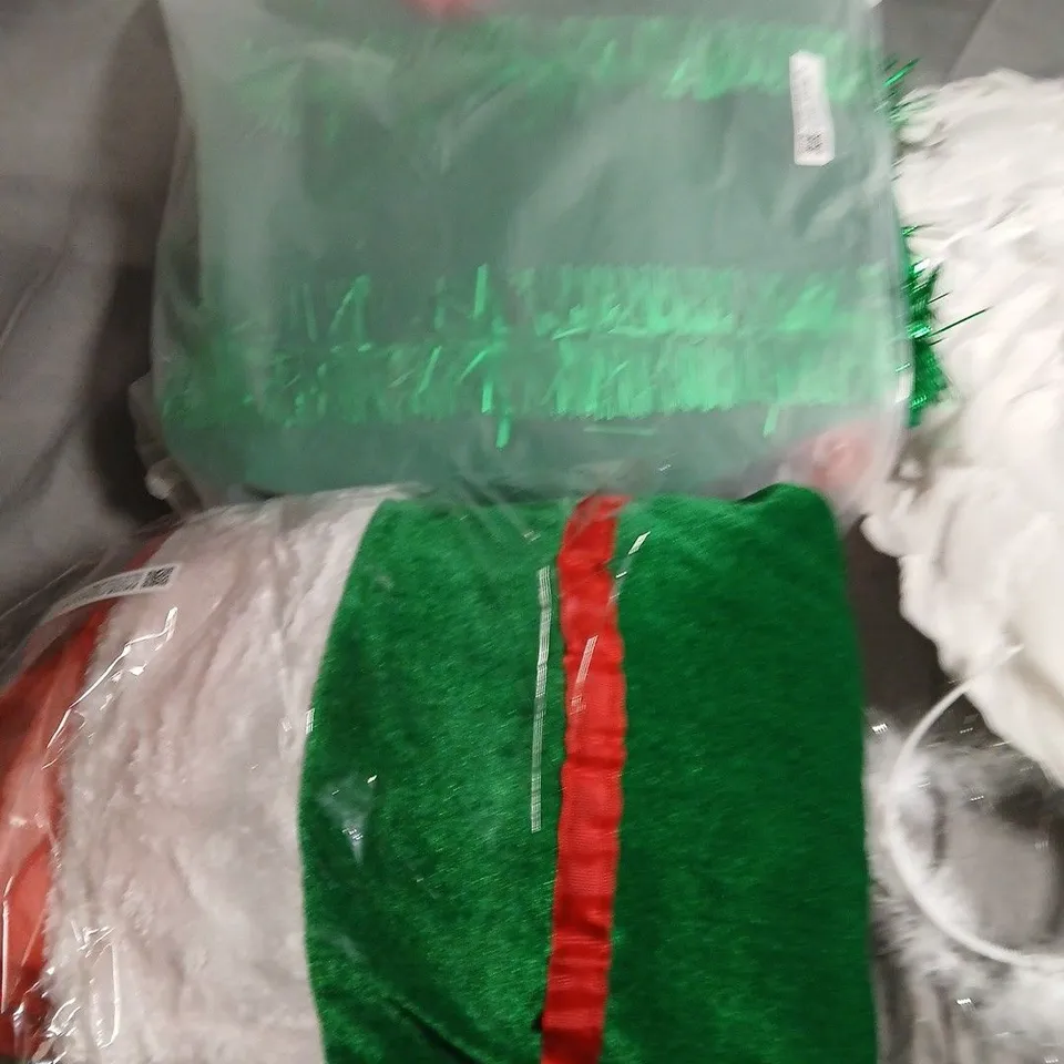 LOT OF APPROXIMATELY 20 ASSORTED FANCY DRESS ITEMS TO INCLUDE GOTHIC DRESS, ELF COSTUMES AND ANGEL WINGS