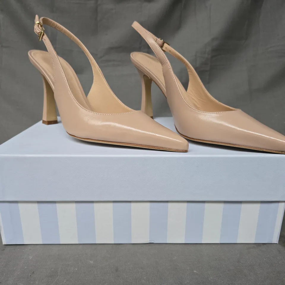 BOXED PAIR OF RUSSELL & BROMLEY POINTED TOE HEELED SHOES IN BLUSH EU SIZE 39