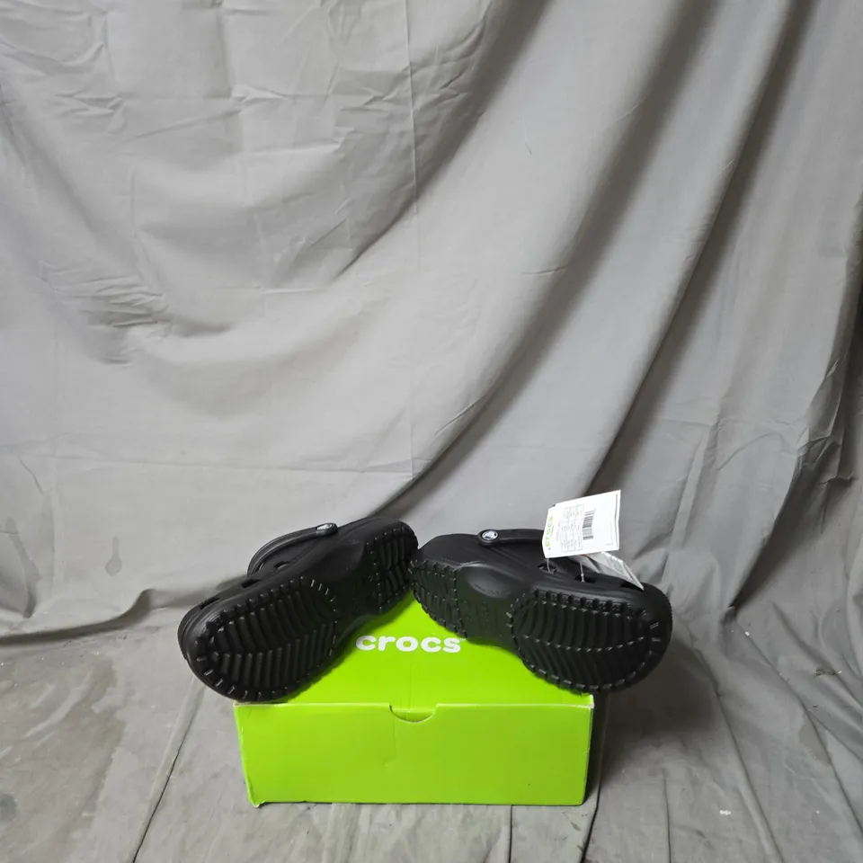 CROCS CLASSIC CLOG – BLACK, UK 6