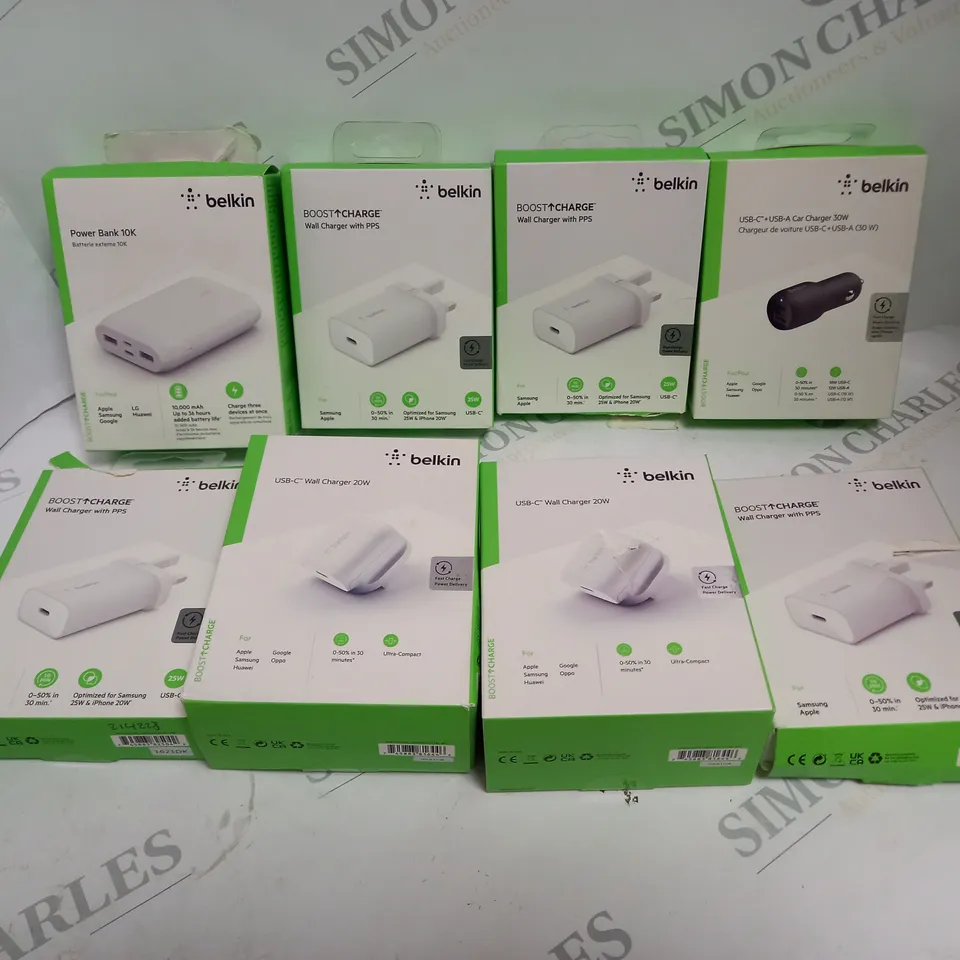 APPROXIMATELY 25 ASSORTED BOXED BELKIN CHARGING ACCESSORIES TO INCLUDE POWERBANKS, USB PLUGS, CAR ADAPTERS ETC 