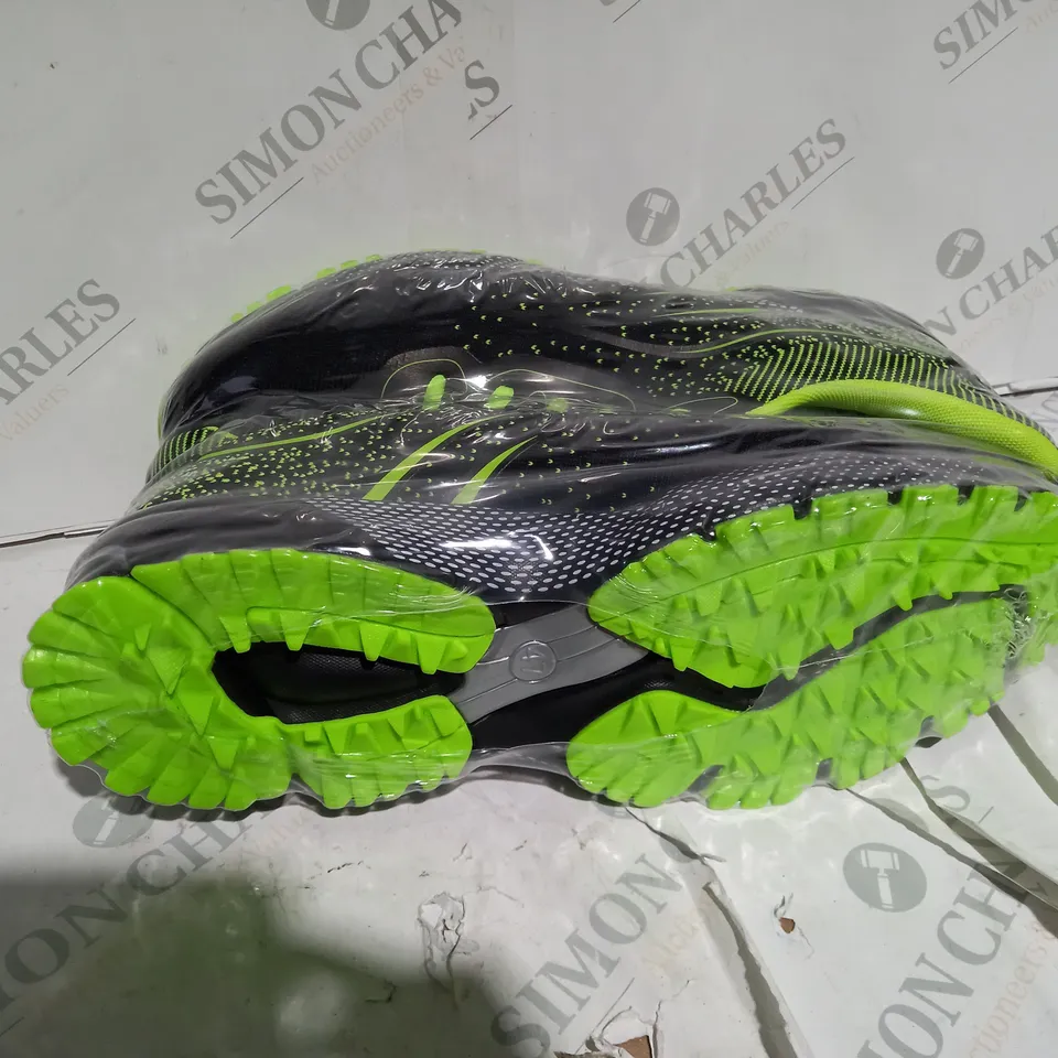 UNBRANDED BLACK & NEON TRAINERS - SIZE UK 13