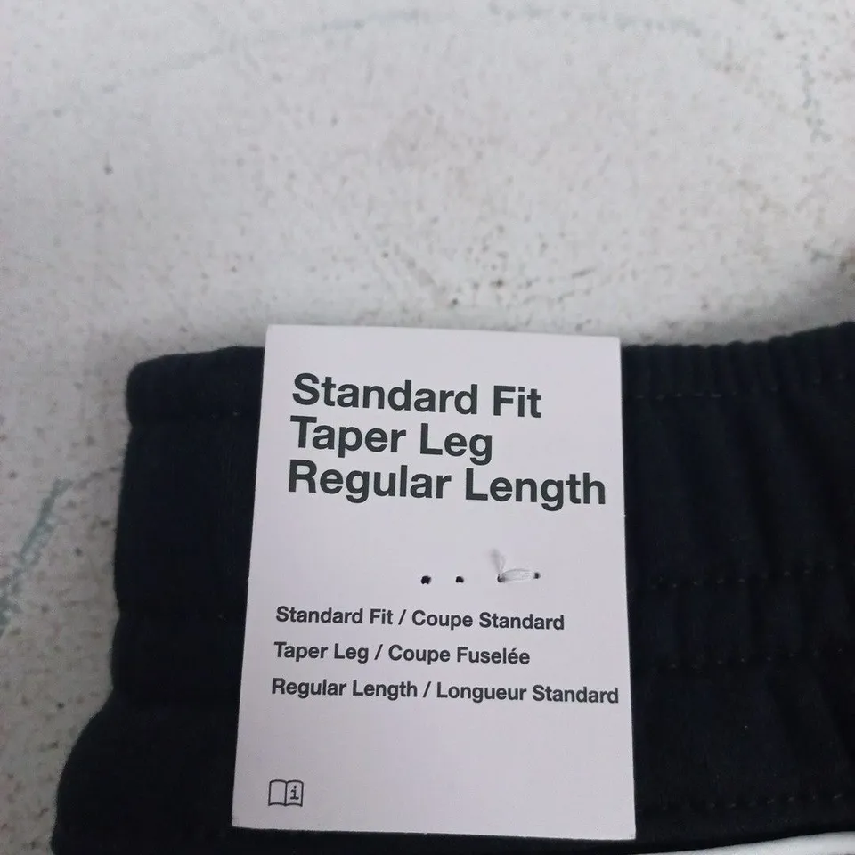 NIKE KIDS’ STANDARD FIT TAPER LEG PANTS – BLACK, SIZE 147-158 CM 