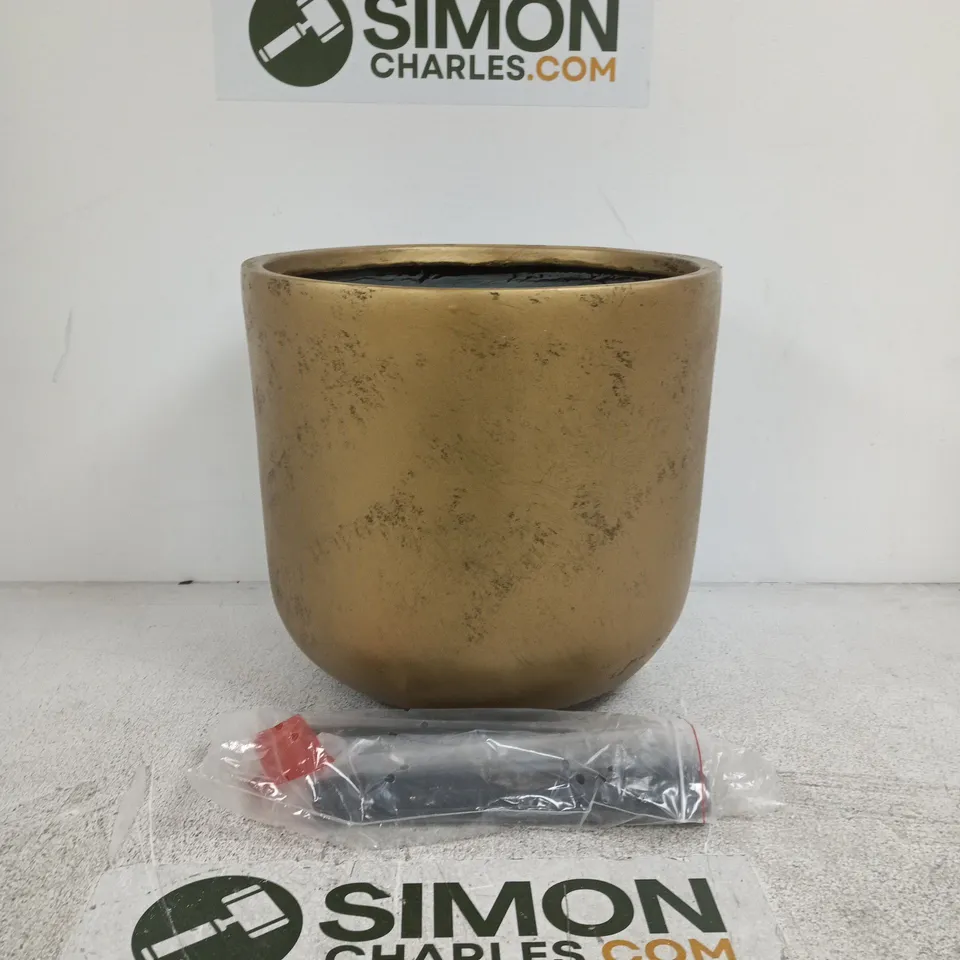 IDEALIST PLANTER WITH LEGS – GOLD-TONED CERAMIC POT