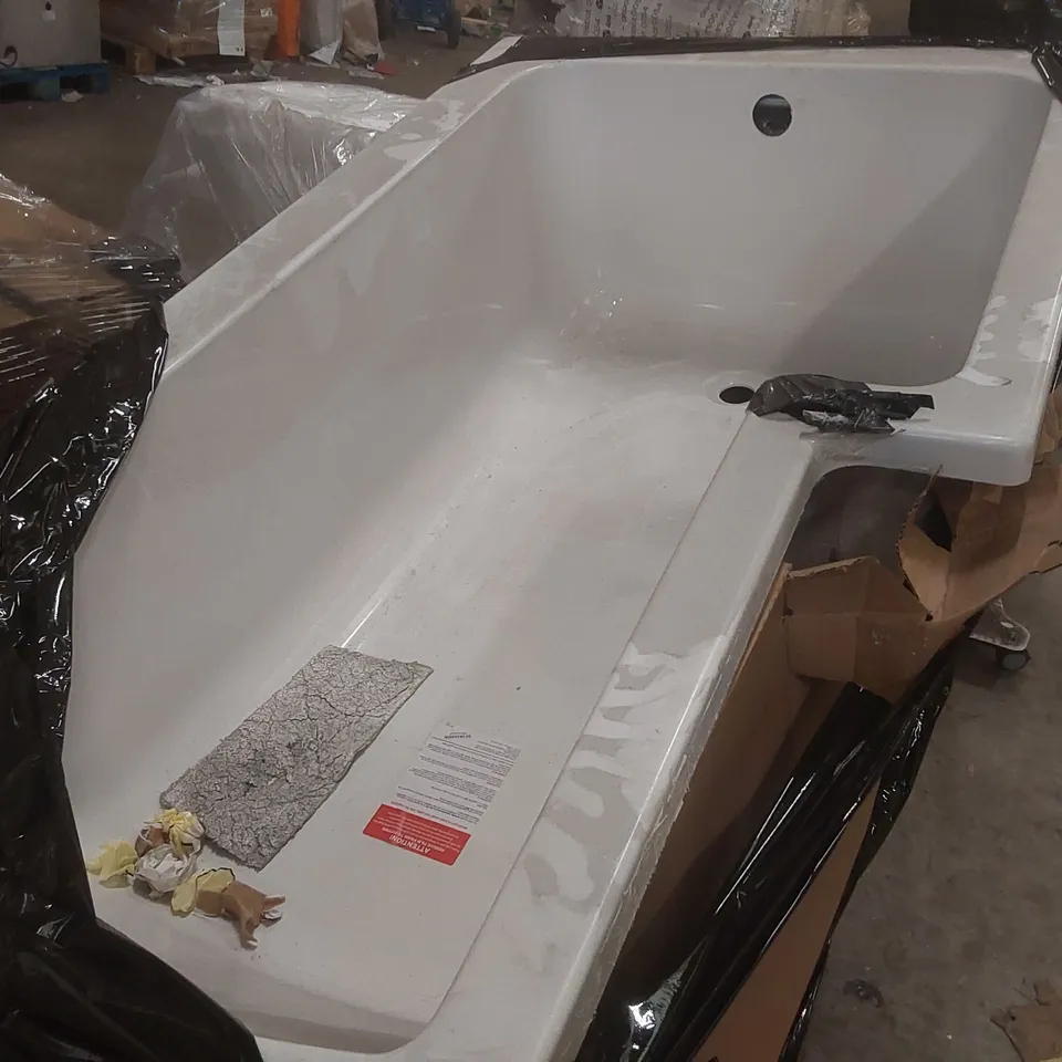 PALLET CONTAINING 3x ASSORTED BATHTUBS