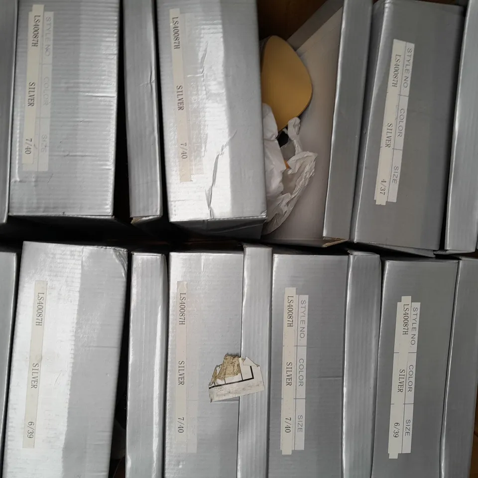BOX OF APPROXIMATELY 10 PAIRS OF CASANDRA CLOSED TOE HIGH HEEL SHOES IN METALLIC SILVER W. GLITTER EFFECT - VARIOUS SIZES