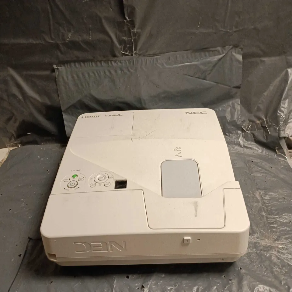 NEC PROJECTOR – WHITE
