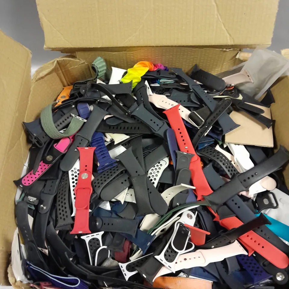 LARGE ASSORTMENT OF SMARTWATCH STRAPS IN VARIOUS DESIGNS