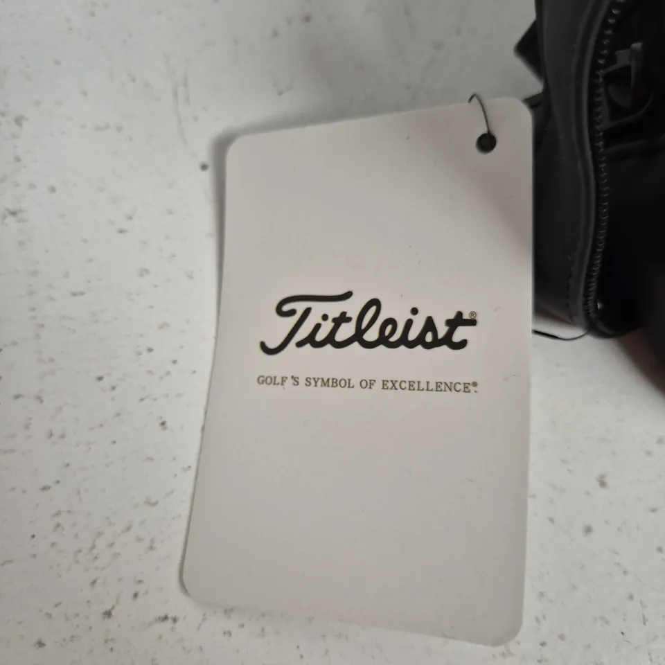 TITLEIST GOLF ACCESSORY POUCH – BLACK WITH STRAP