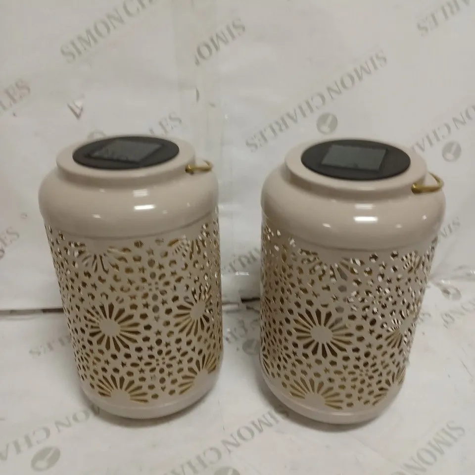 GARDEN REFLECTIONS SET OF 2 PATTERNED SOLAR LANTERNS, FLOWER