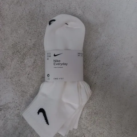 NIKE EVERYDAY COTTON CUSHIONED CREW SOCKS – WHITE (3 PAIRS) SIZE 8-11