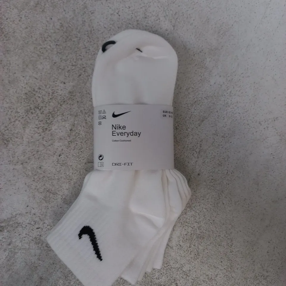 NIKE EVERYDAY COTTON CUSHIONED CREW SOCKS – WHITE (3 PAIRS) SIZE 8-11