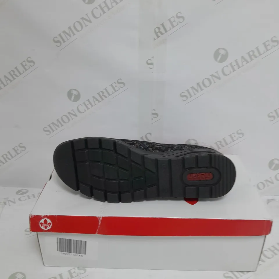 RIEKER FLORAL WEDGE TRAINER SIZE 6