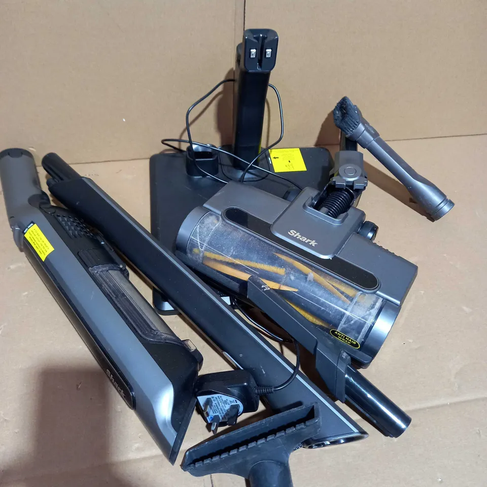 SHARK CORDLESS VACUUM CLEANER