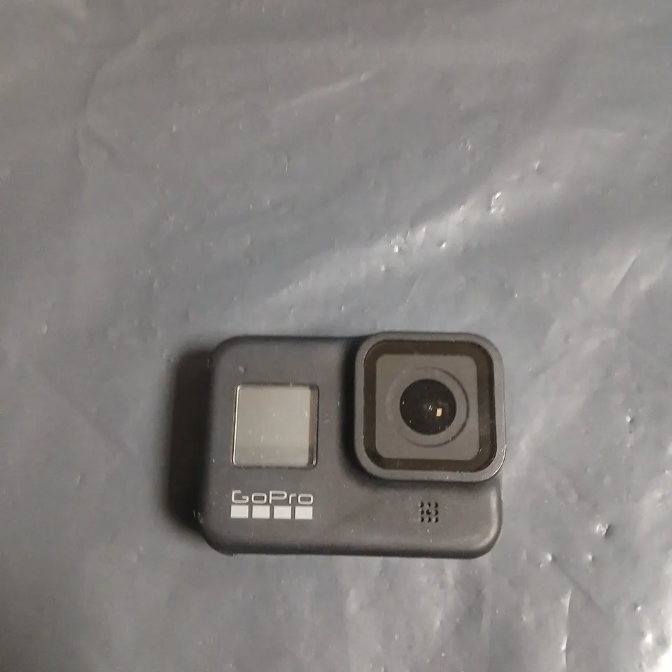 GOPRO HERO8 BLACK ACTION CAMERA WITH CASE & MOUNTS