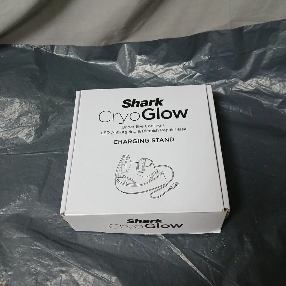 SHARK CRYOGLOW CHARGING STAND BOXED