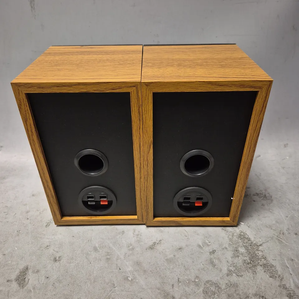 LENCO WOODEN SPEAKER PAIR IN BROWN  