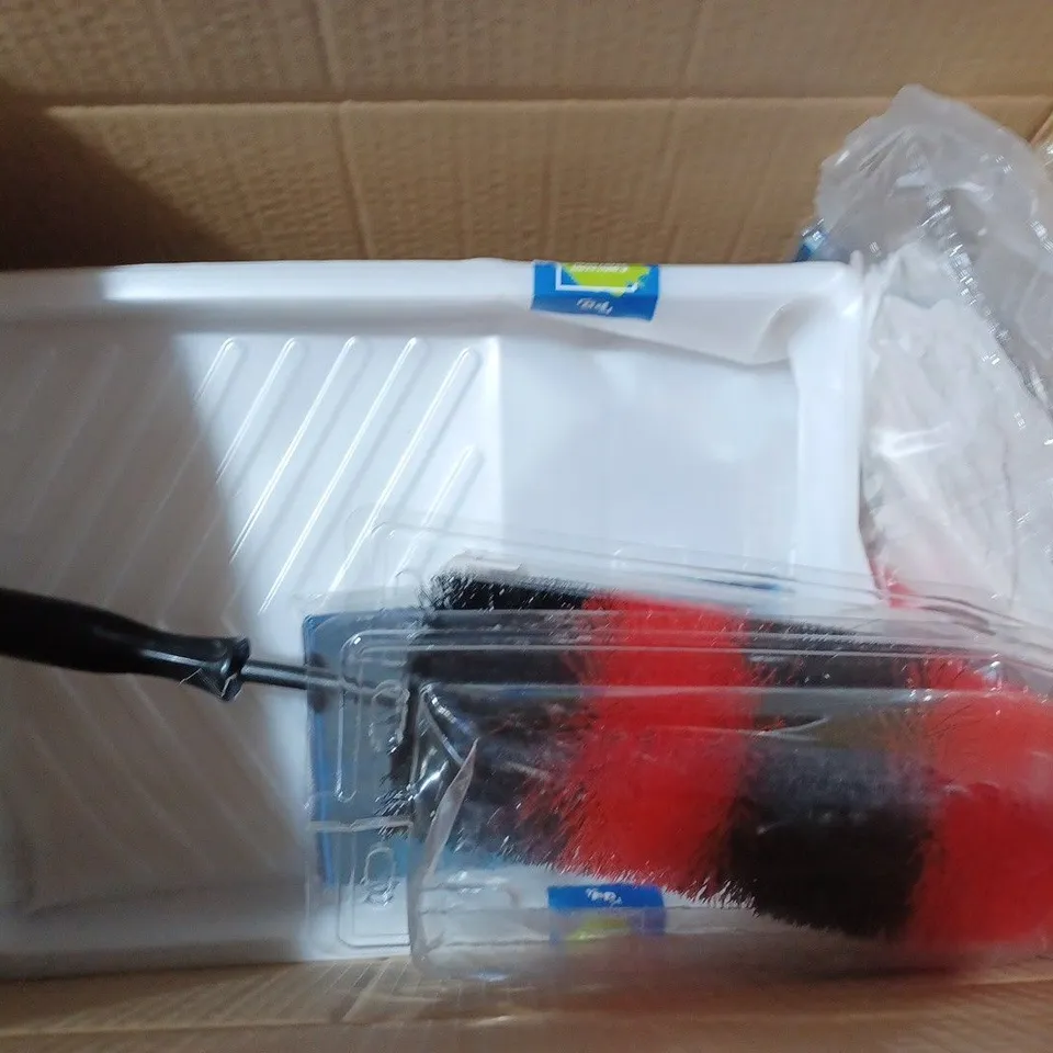 BOX OF APPROX 10 ASSORTED ITEMS TO INCLUDE - GARDEN SHARP TROWEL - PERSONAL CARE PRODUCTS - NON WOVEN FACE MAST ECT