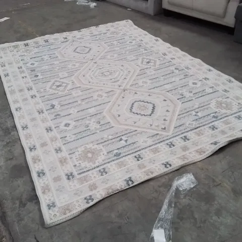 QUALITY DESIGNER AREA RUG APPROXIMATELY 290X190CM
