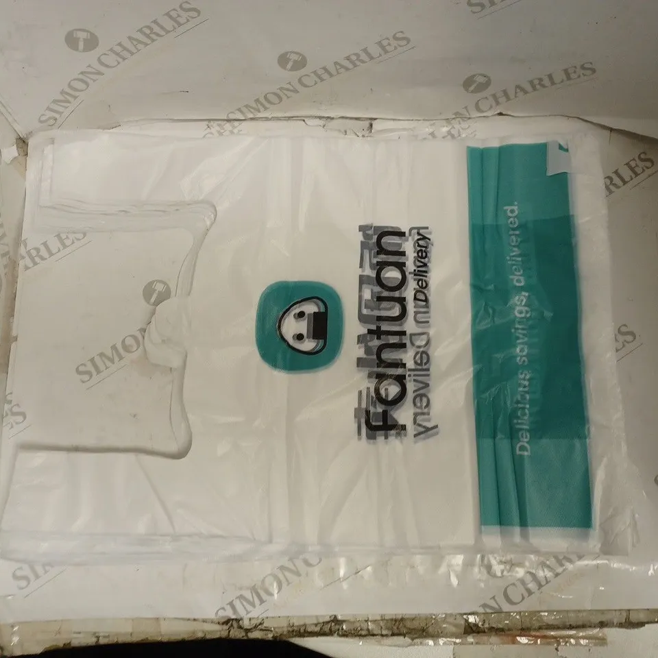 BOX OF APPROX 20 BUNDLES OF PLASTIC BAGS - BUNDLE SIZES UNSPECIFIED. 