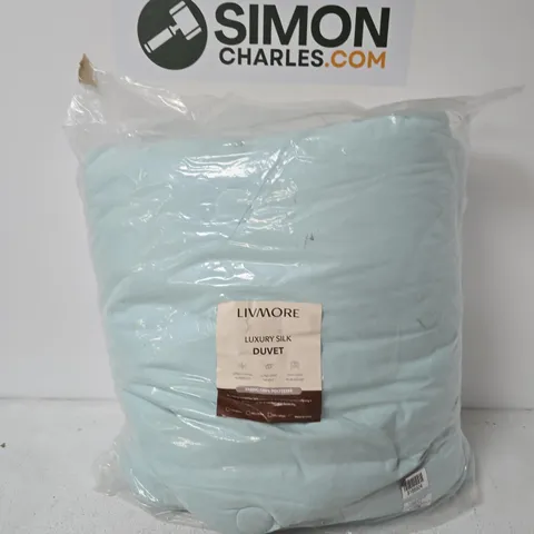 LIVMORE LUXURY SILK DUVET IN GREEN (200X200CM)