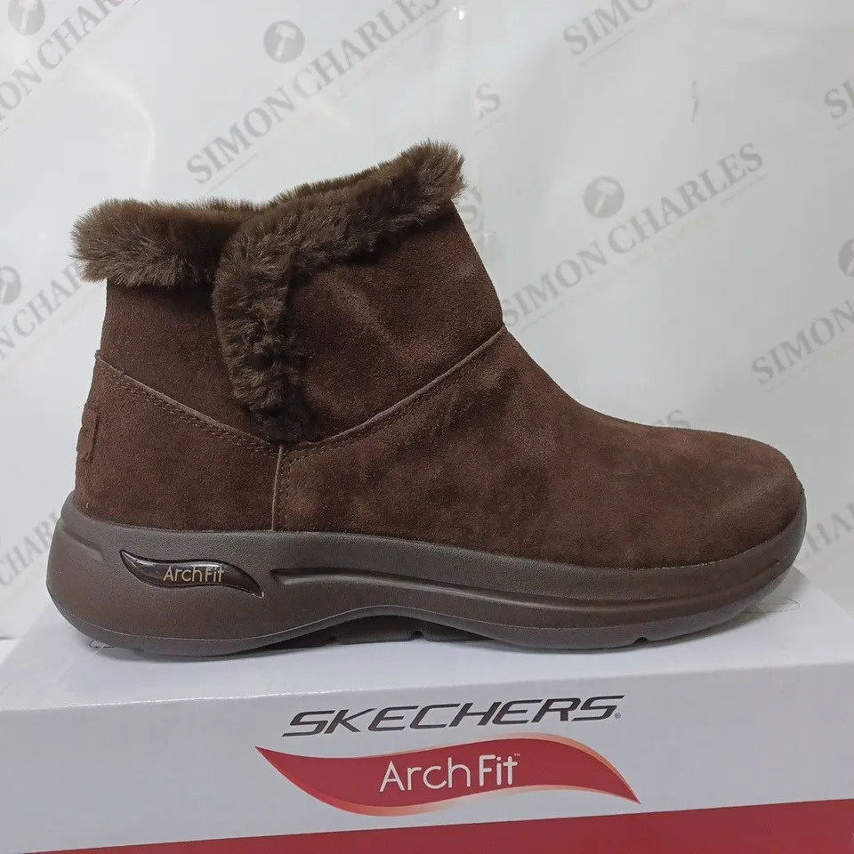 SKECHERS JOY CHUGGA BOOT CHOCOLATE SIZE 6