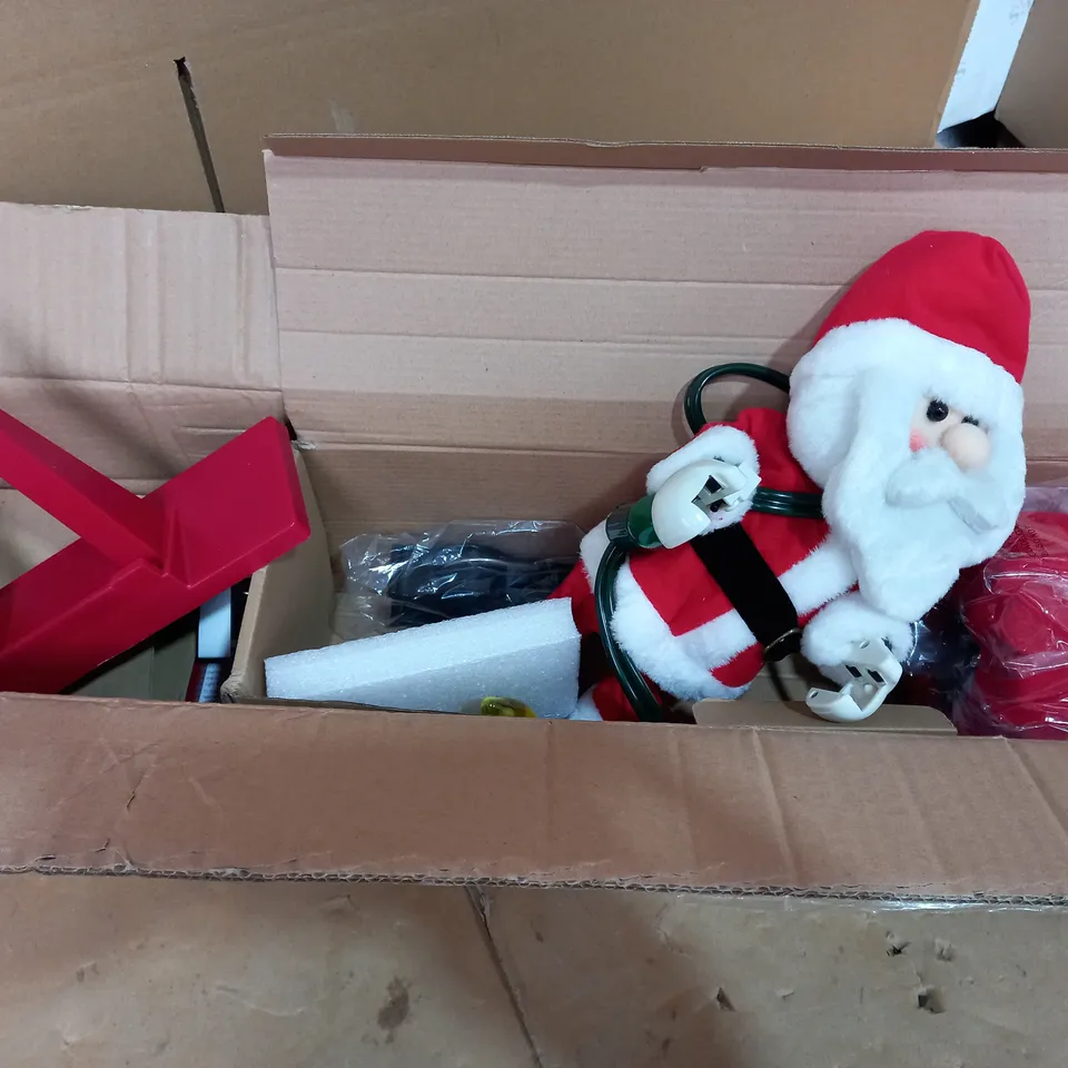 MR CHRISTMAS ANIMATED CLIMBING CHARACTER - SANTA