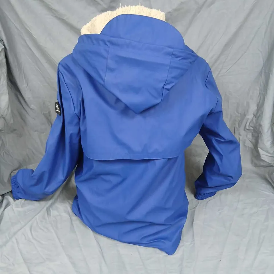 GAMMON BLUE SHELL JACKET WITH FAUX SHEARLING LINING – SIZE M – STYLED IN ITALY