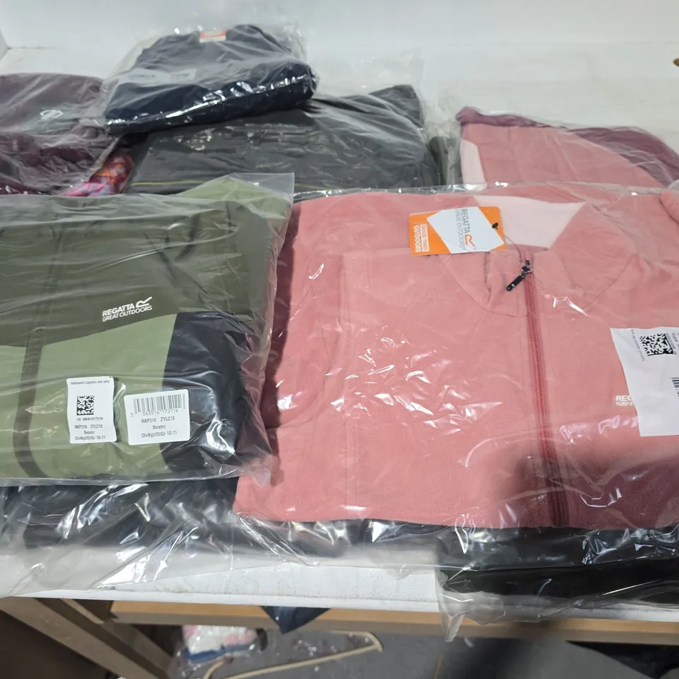 LOT OF APPROXIMATELY 17 ASSORTED BRAND NEW REGATTA AND DARE2BE CLOTHING ITEMS