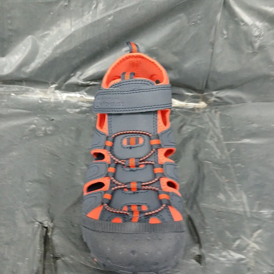 BOXED PAIR OF MOUNTAIN WAREHOUSE COSTAL KIDS SHANDALS - UK SIZE 5