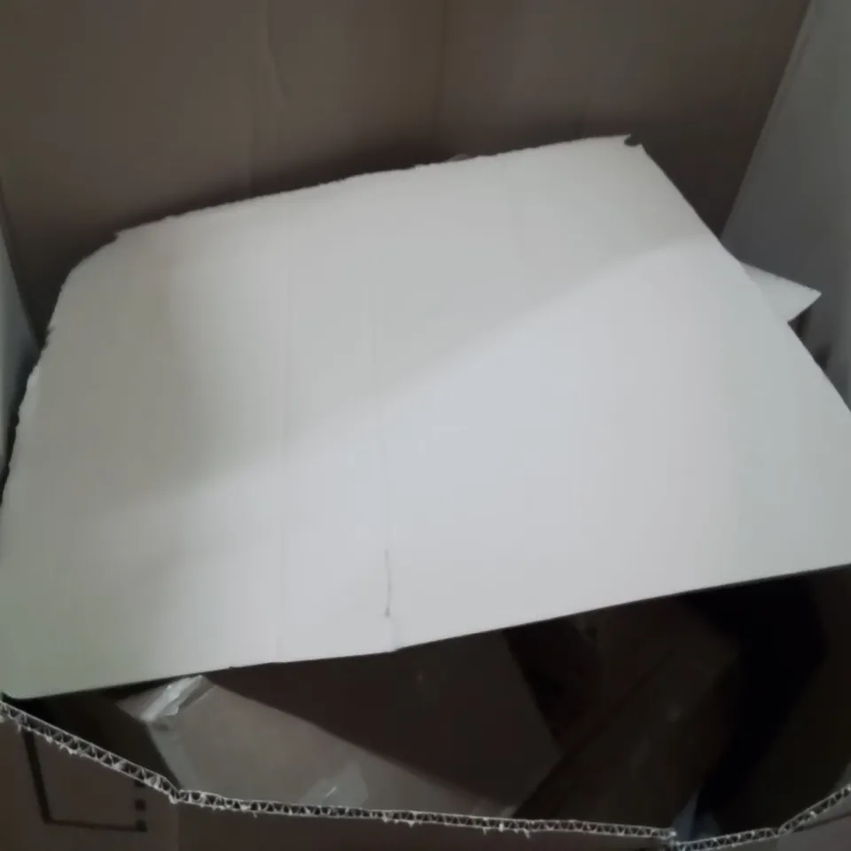 PALLET OF ASSORTED HOUSEHOLD GOODS AND PRODUCTS TO INCLUDE;TENNIS RACKET,BABY MAT