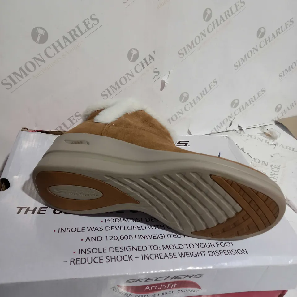 SKECHERS CHESTNUT SUEDE WEDGE TRAINERS - SIZE 5
