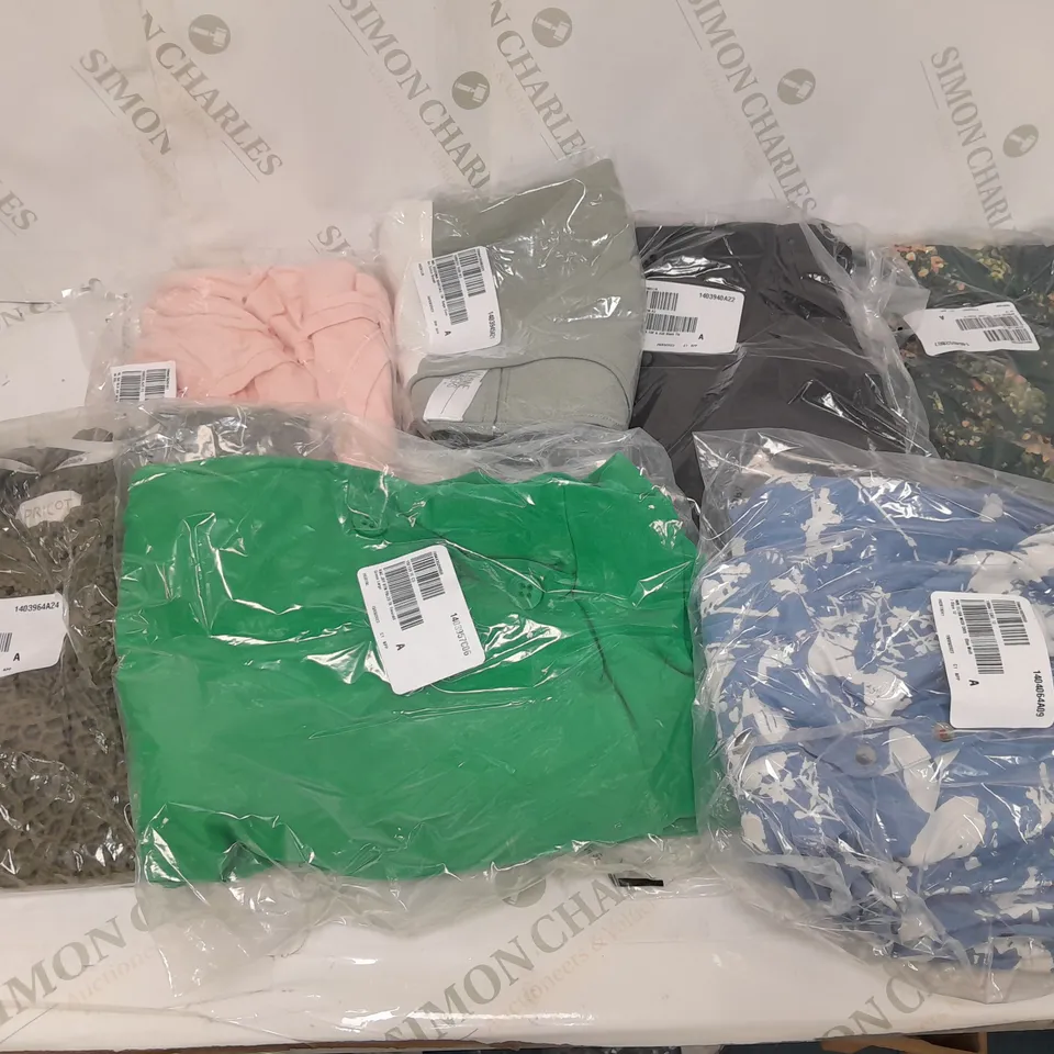 LARGE BOX OF ASSORTED CLOTHING ITEMS IN VARIOUS SIZES AND COLOURS 