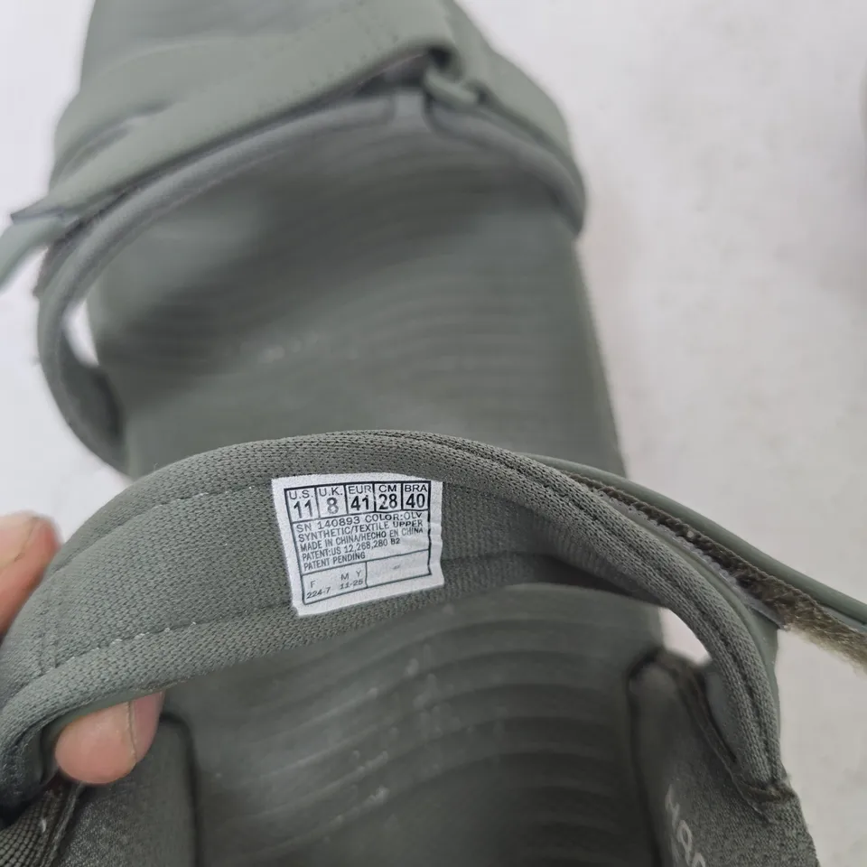 SKECHERS OLIVE GREEN SANDALS – UK 8 (US 11, EUR 41)