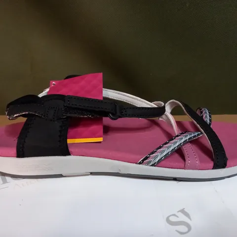 REGATTA LADY ROMA SANDALS SIZE 8